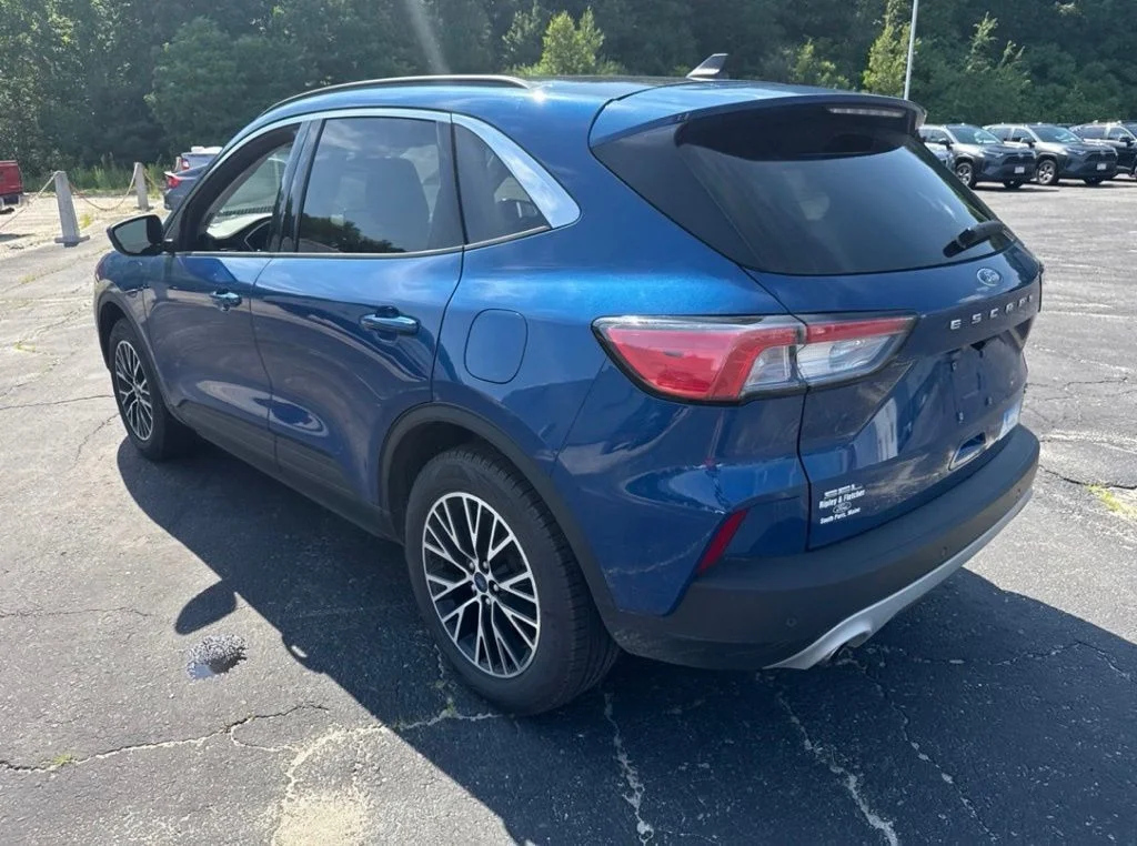 Used 2022 Blue Ford SEL image 7