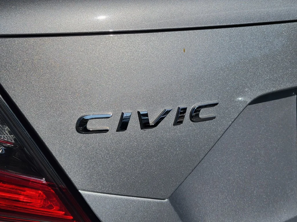 Used 2016 Lunar Silver Metallic Honda LX image 7