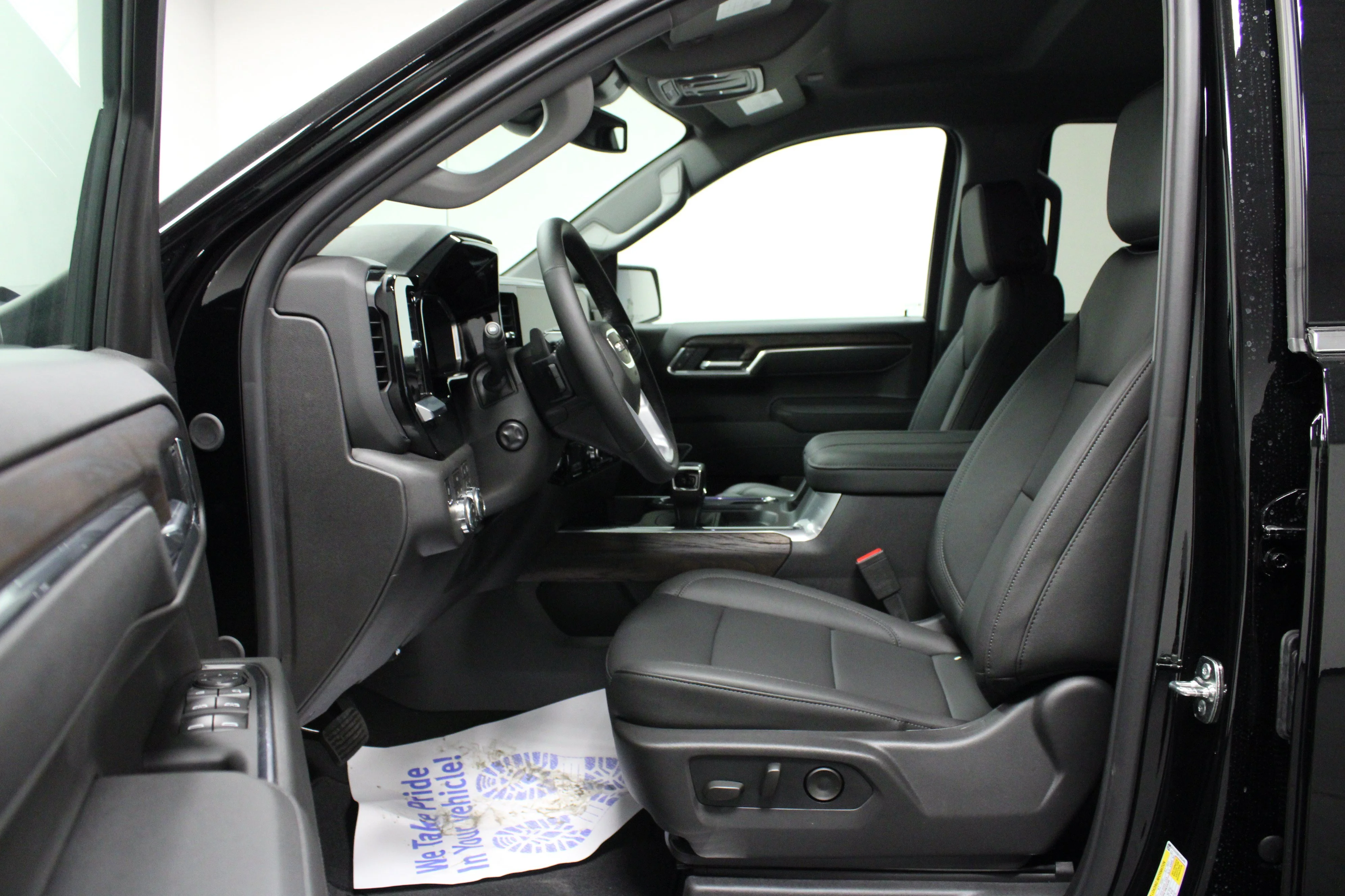 New 2026 Onyx Black GMC SLT image 13