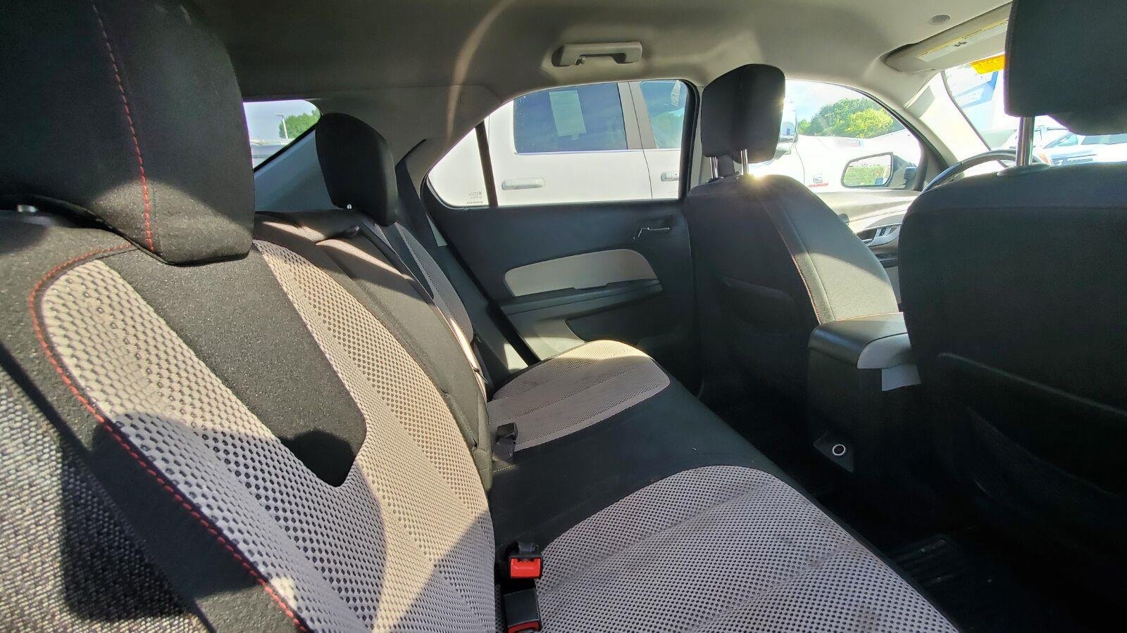 Used 2015 TUNGSTEN METALLIC Chevrolet LT image 6