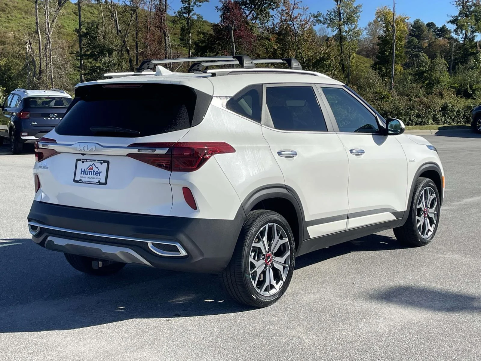 Used 2023 Snow White Pearl Kia SX image 28