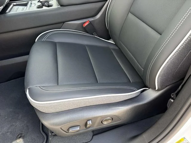 New 2026 White GMC Elevation image 17