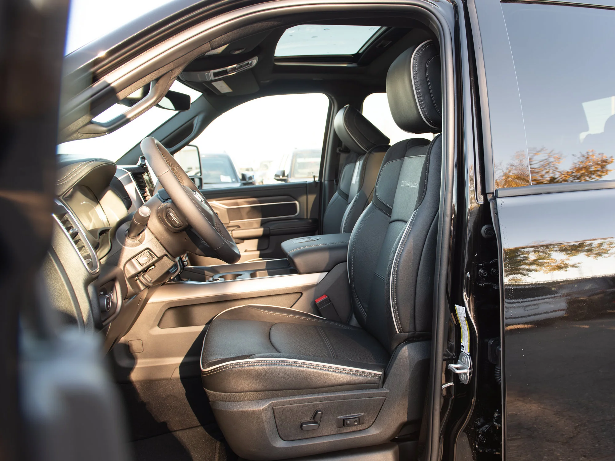 New 2027 Black RAM Laramie Night* Mega Cab 4x4, Sunroof, Heated Leather, 5th Wheel Prep image 22