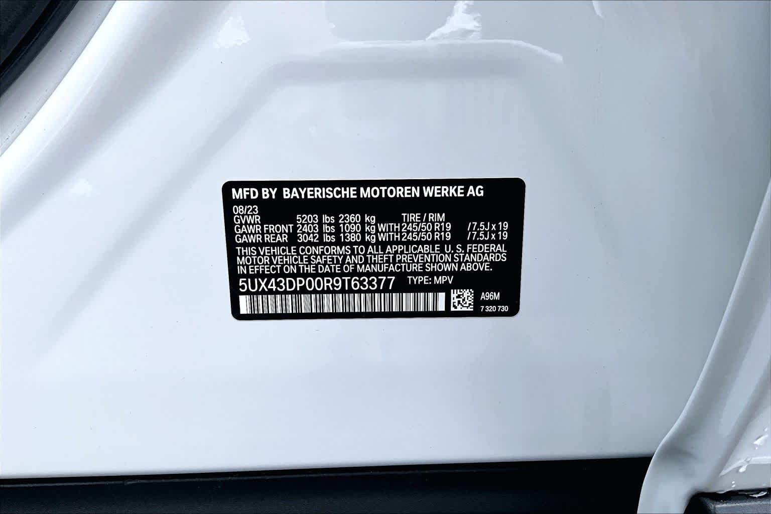 Certified Used 2024 Mineral White Metallic BMW sDrive30i image 34