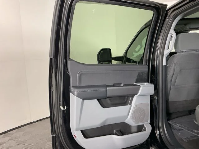 New 2026 Agate Black Ford XLT image 30