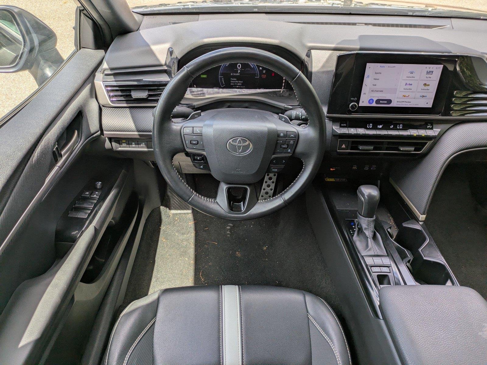 Used 2025  Toyota SE image 15