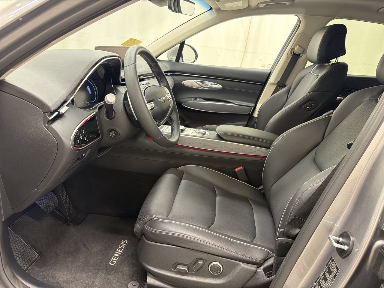 2024 GENESIS GV70 Standard - Photo 14