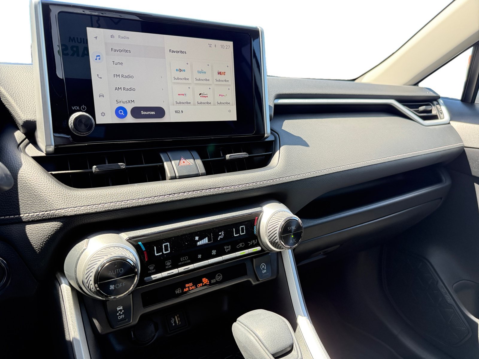 Used 2025 Ice Toyota XLE image 12