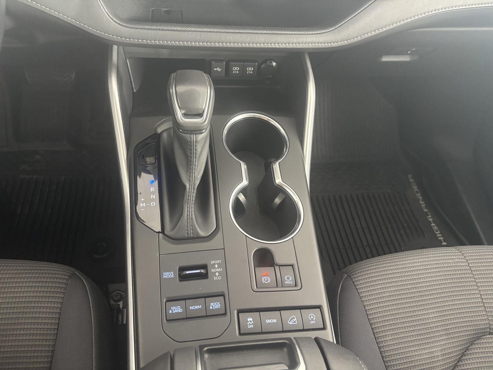 Used 2020 Magnetic Gray Metallic Toyota LE image 24
