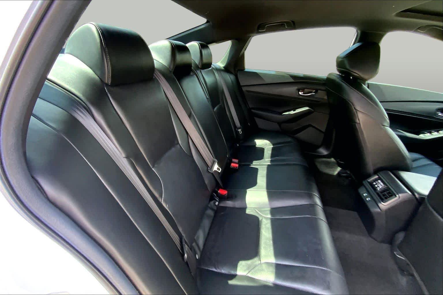 Used 2025 Platinum White Pearl Honda Sport-L image 19