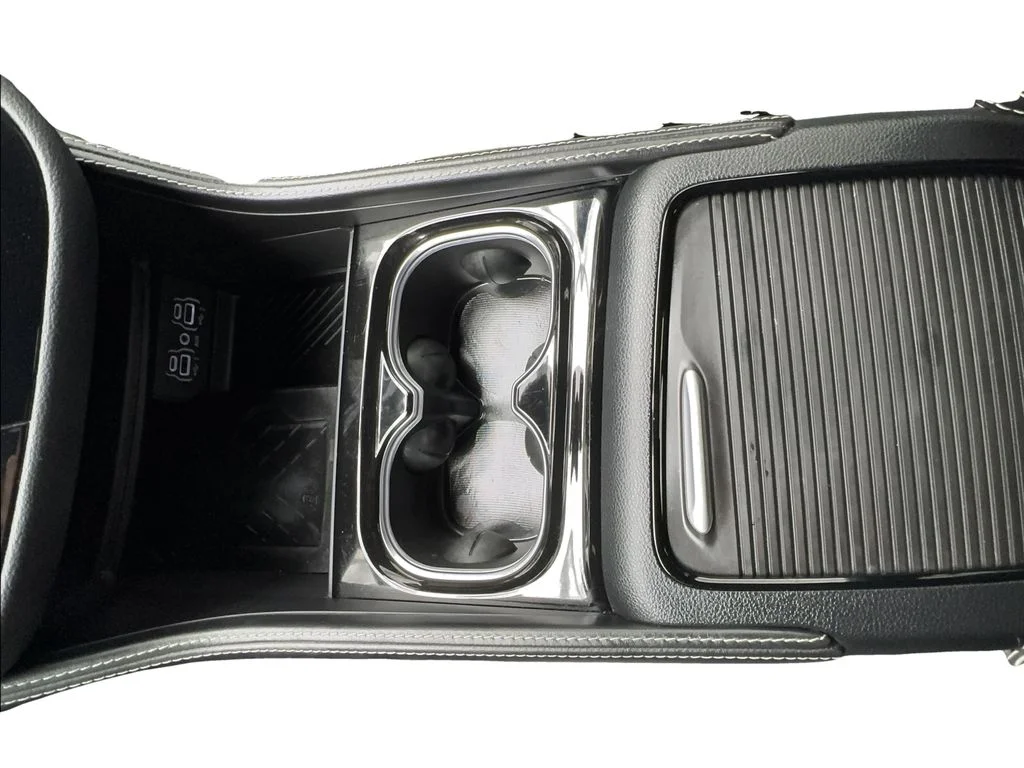 Used 2025 Black Chrysler Limited image 46