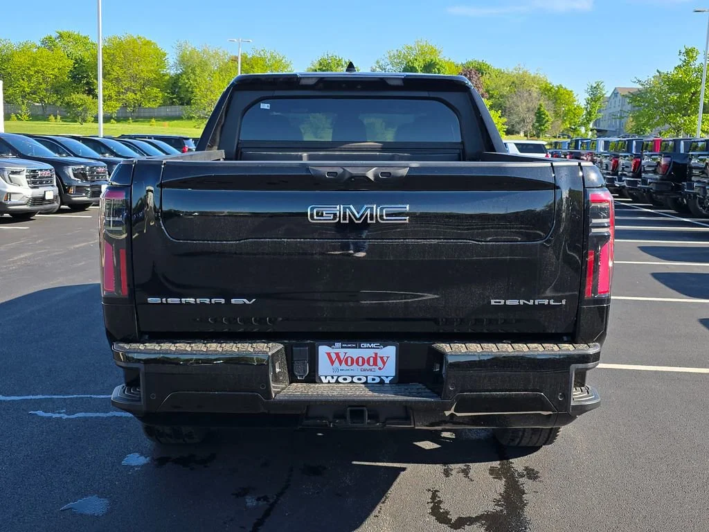 New 2025 Onyx Black GMC Extended Range Denali image 9