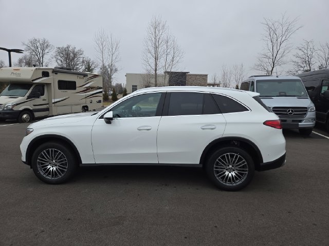New 2026 Polar White Mercedes-Benz GLC300 image 6