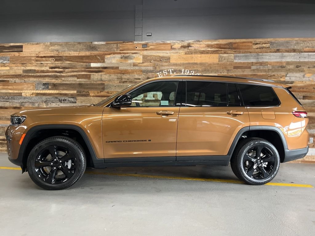 New 2026 Copper Shino Metallic Clear-Coat Exterior Paint Jeep Limited image 19