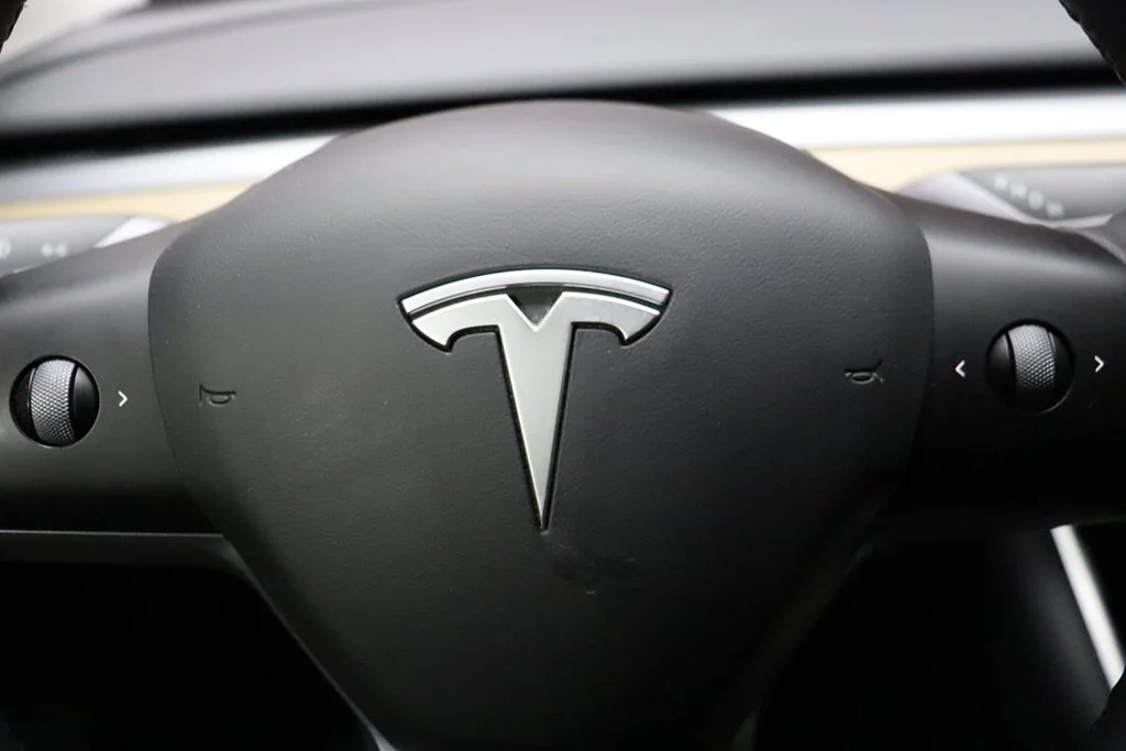 Used 2020 Solid Black Tesla Long Range image 48