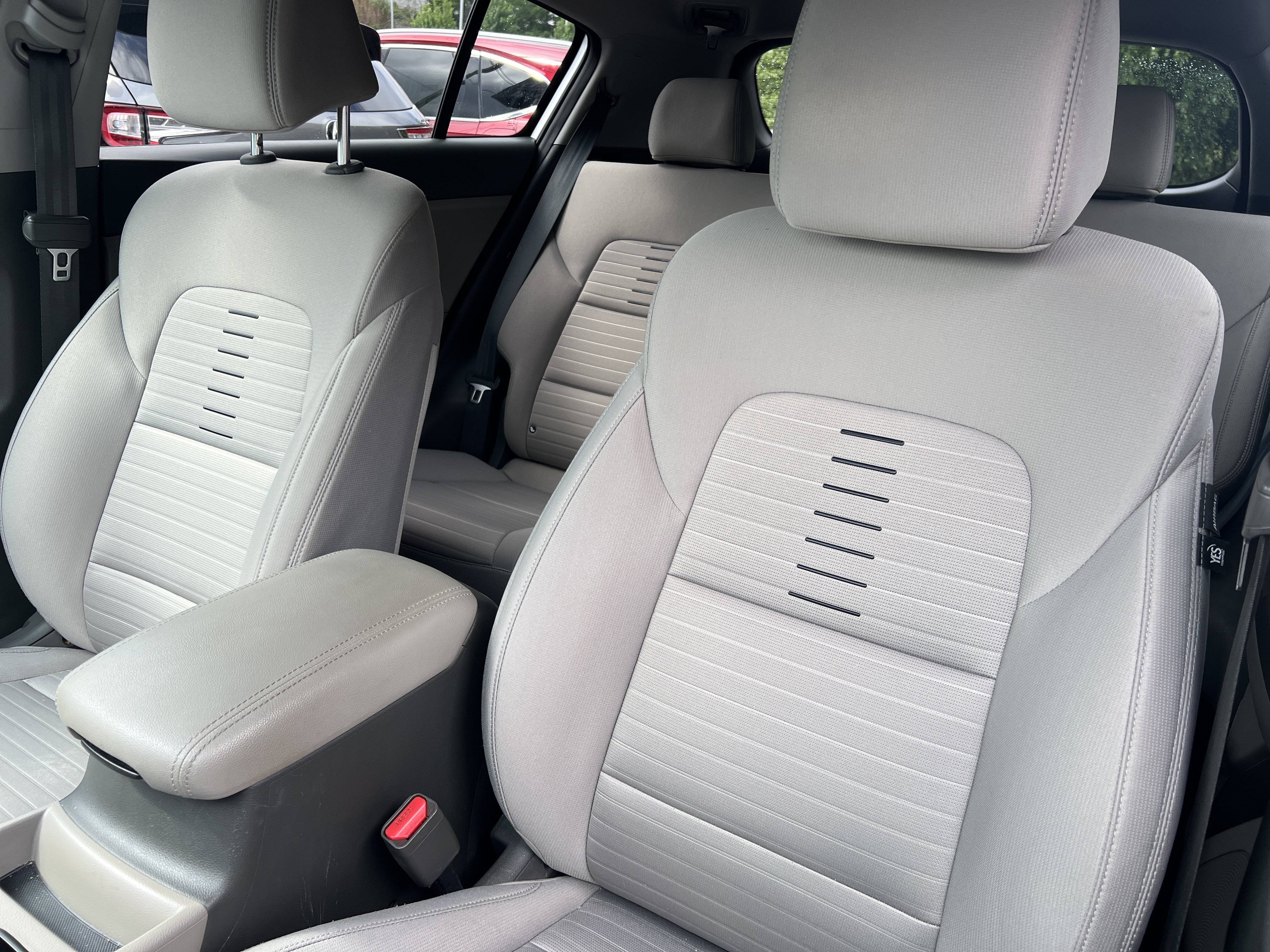 Used 2017 Sparkling Silver Kia LX image 9