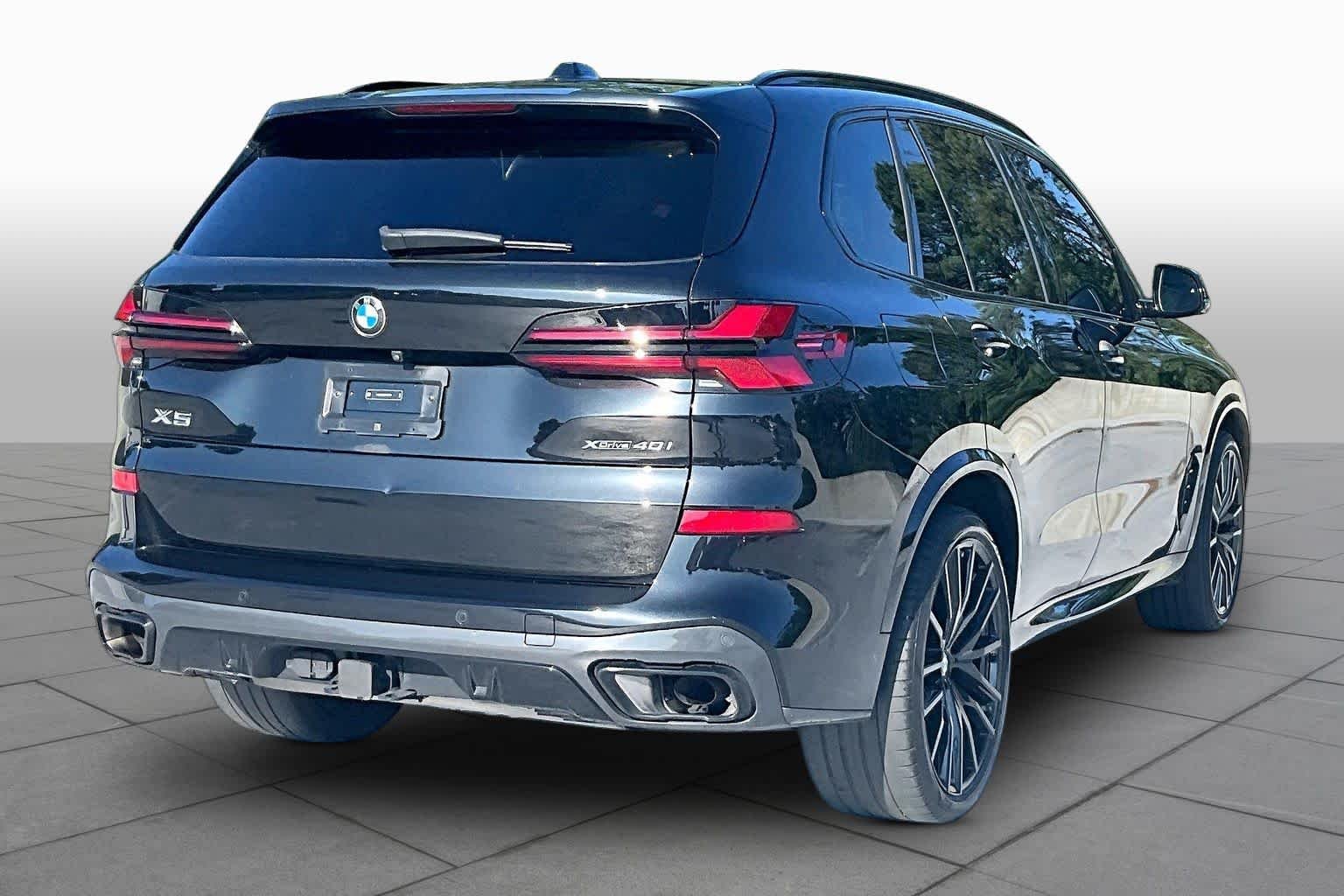 Used 2024 Black Sapphire Metallic BMW xDrive40i image 13
