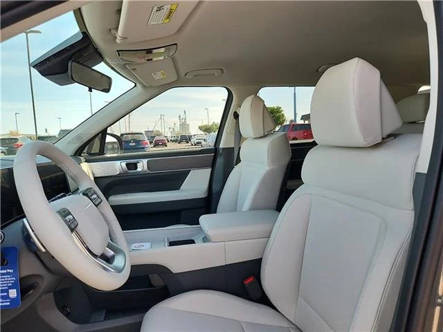 New 2026 Hampton Gray Hyundai SE image 10