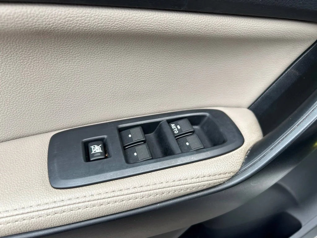 Used 2019 White Ford Lariat image 13