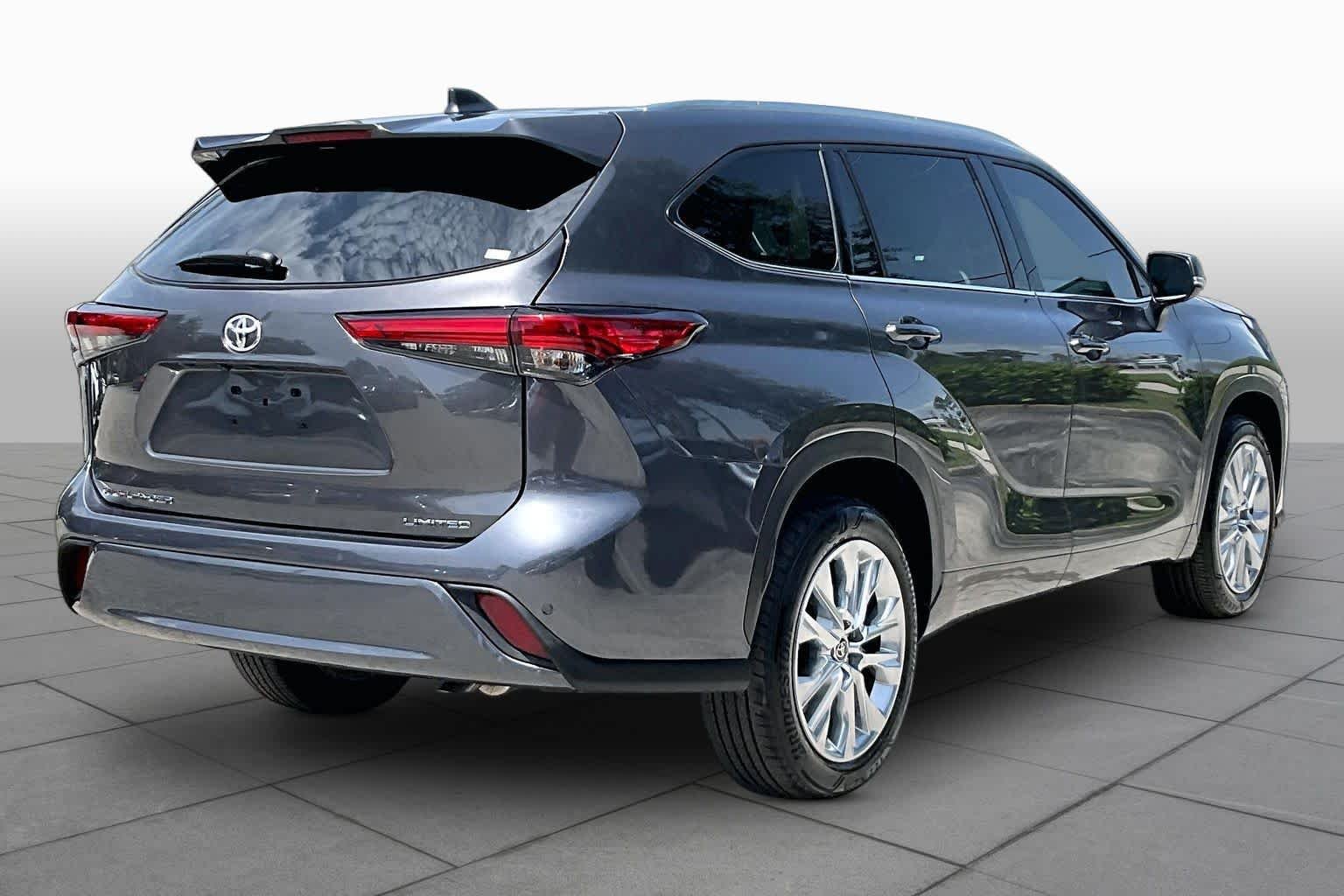 Used 2022 Magnetic Gray Metallic Toyota Limited image 13