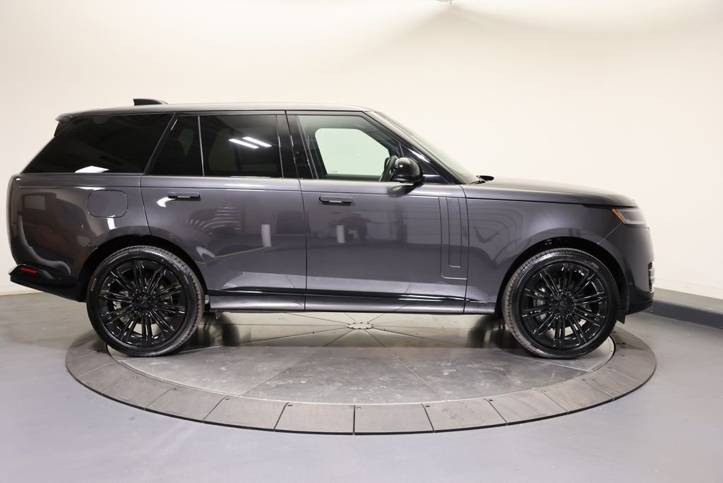 New 2026 Carpathian Grey LAND ROVER SE image 6
