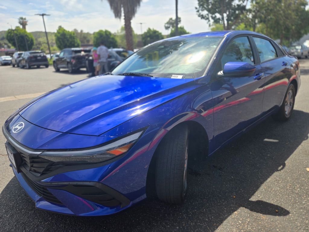 Used 2025 Blue Hyundai SE image 2