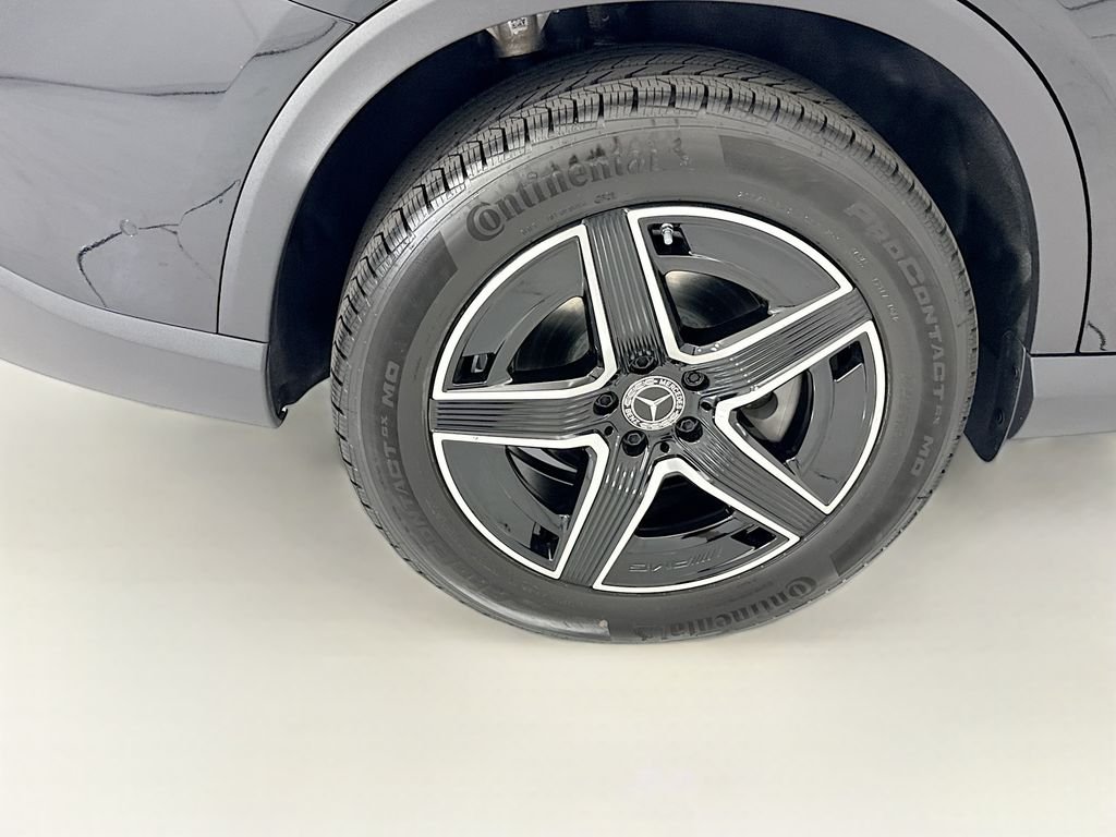 New 2026 Obsidian Black Metallic Mercedes-Benz GLC 300 image 31