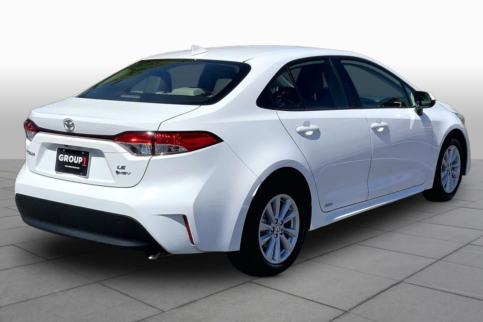 2026 Toyota Corolla LE - Photo 13