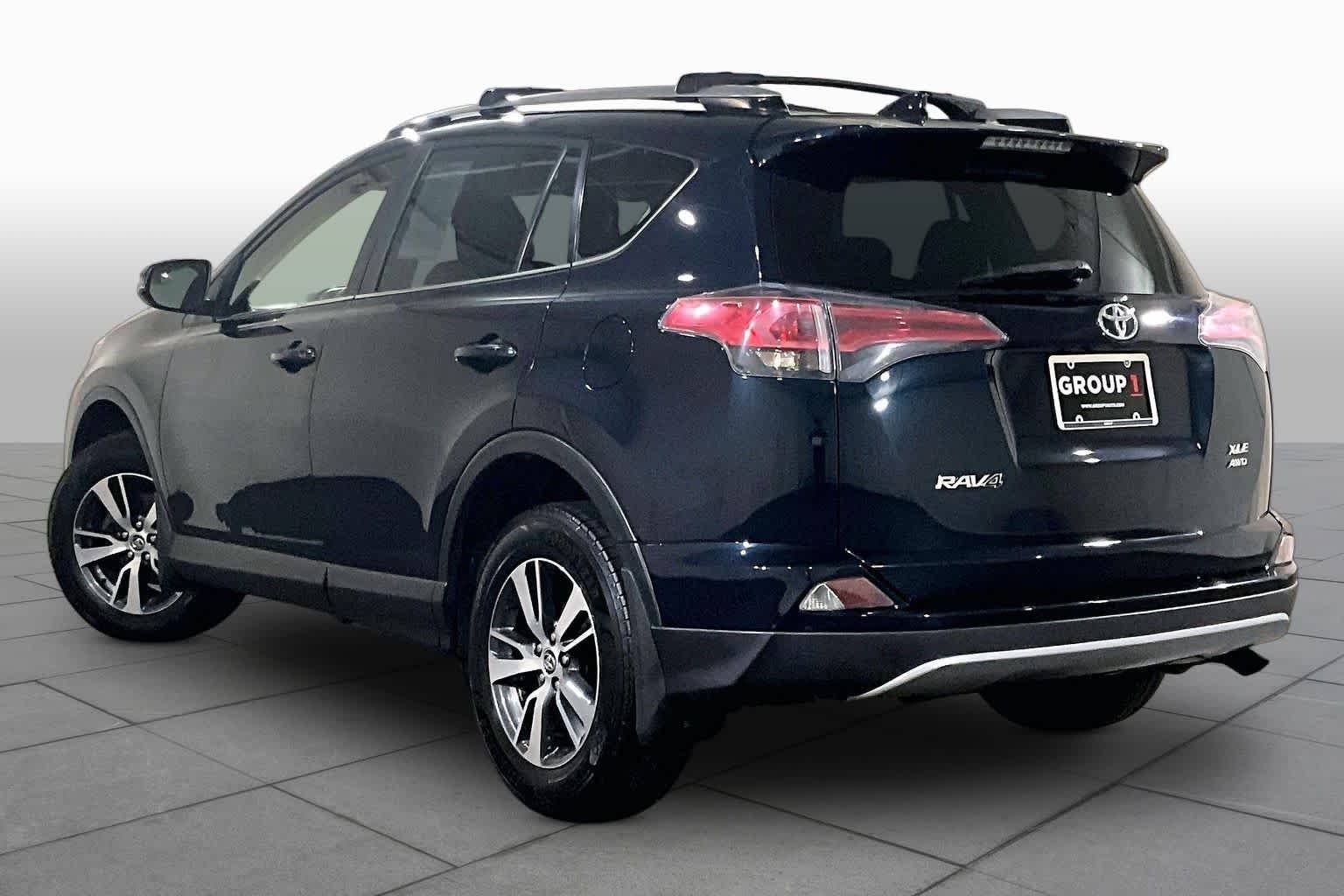Used 2017 Galactic Aqua Mica Toyota XLE image 11