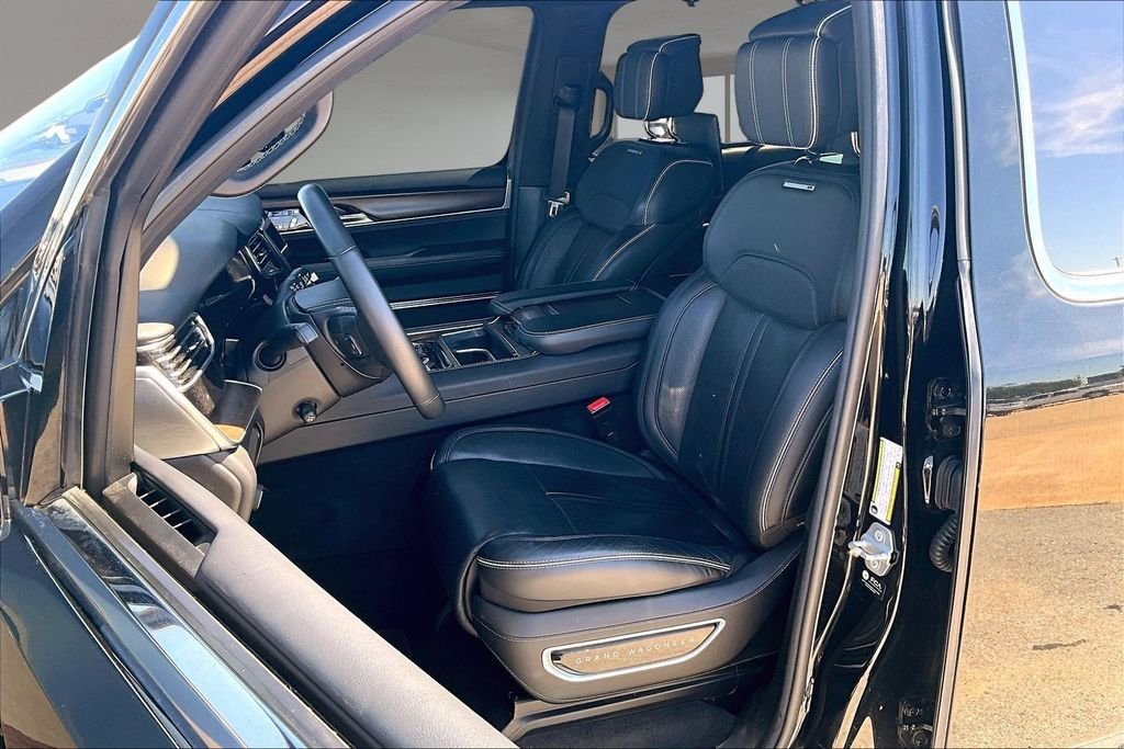 Used 2022 Diamond Black Jeep Series II image 25
