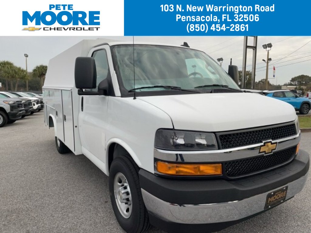 2025 Chevrolet Express 3500 139" WB's photo