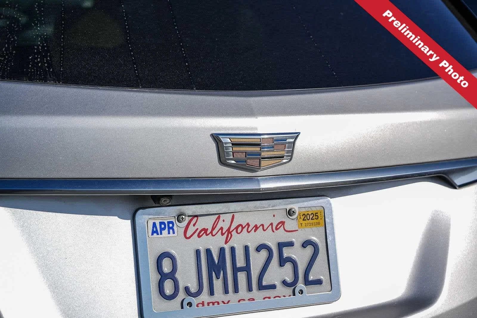 Used 2019 Radiant Silver Metallic Cadillac FWD image 10