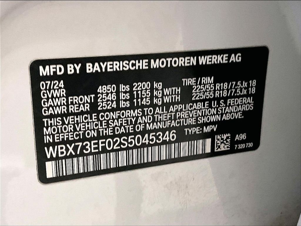 Used 2025 White BMW xDrive28i image 35
