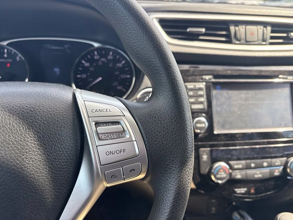 Used 2016 Blue Nissan SV image 16