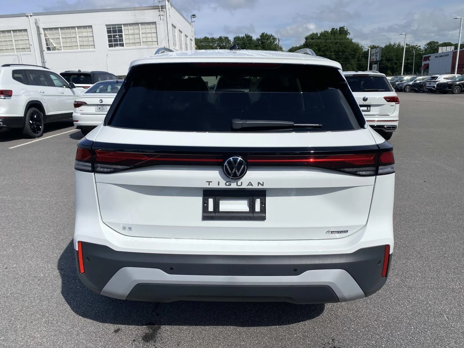 New 2026 Pure White Volkswagen SE 4MOTION image 4