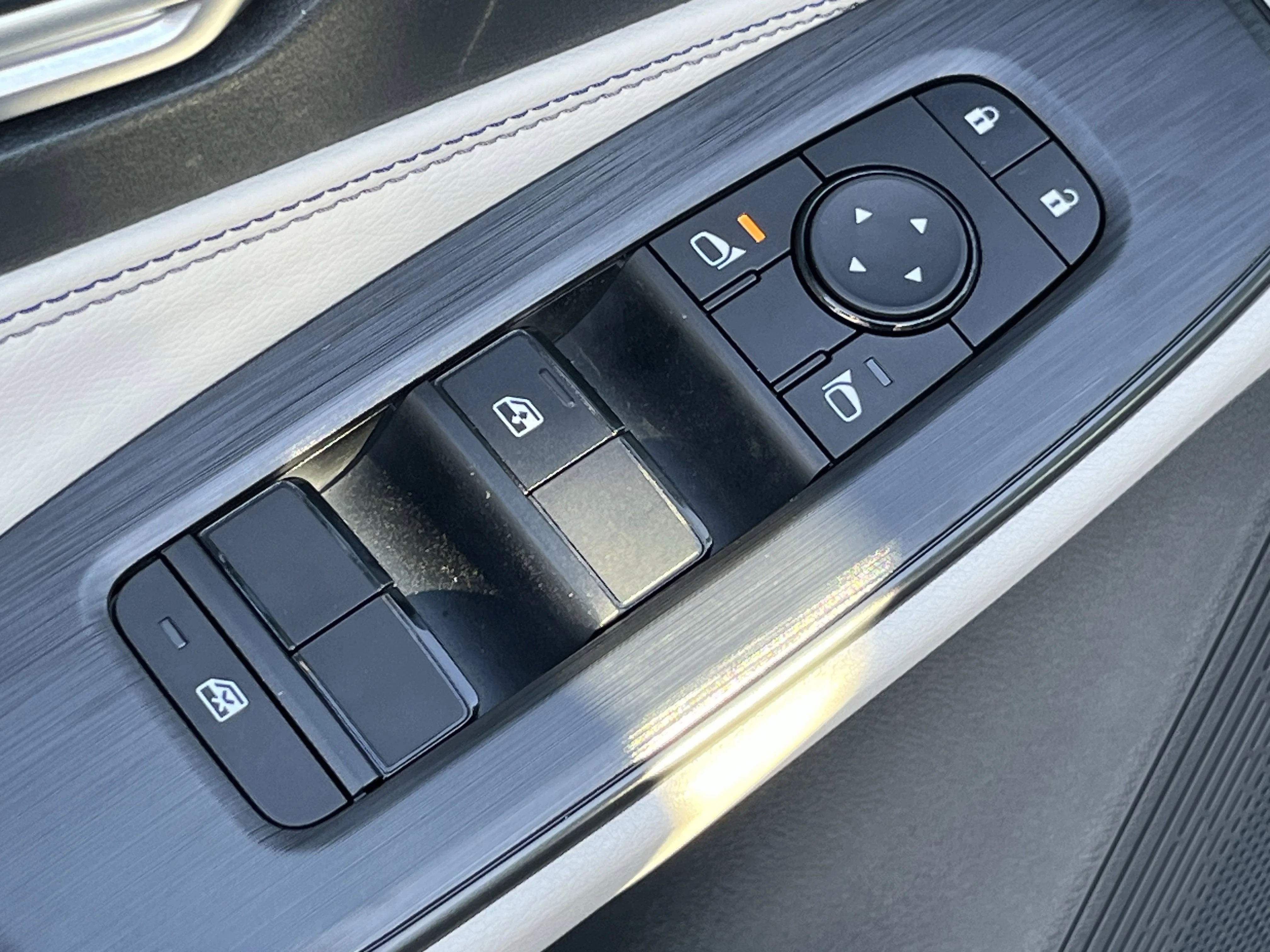 New 2026 Gun Metallic Nissan SL image 19