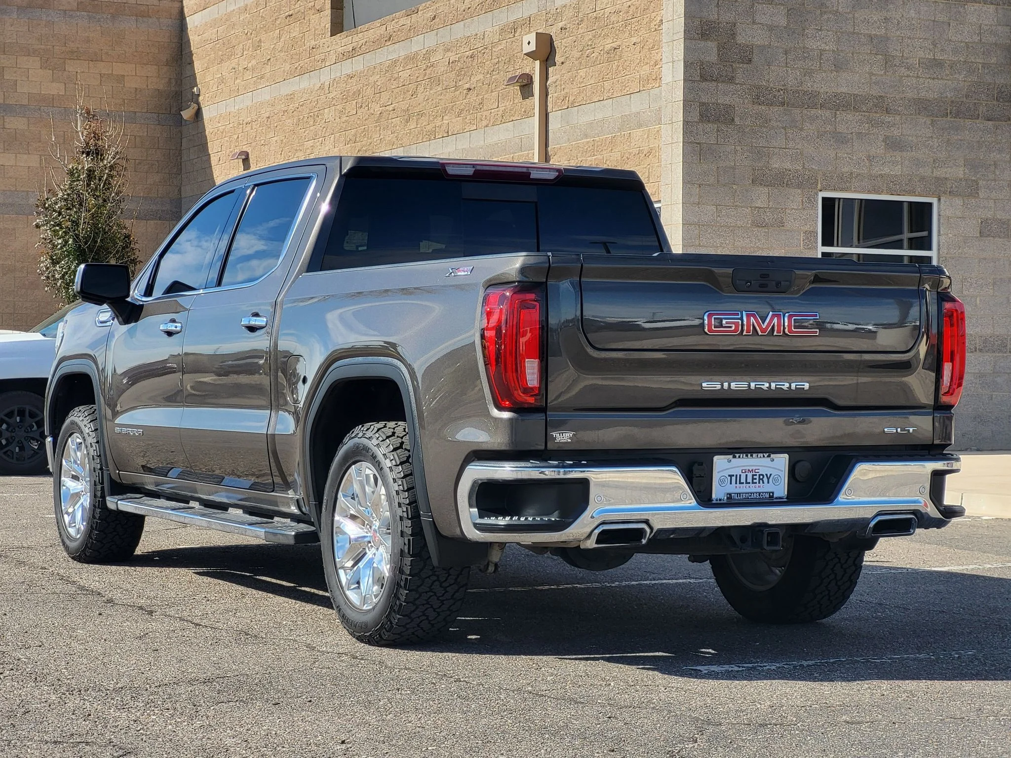 Used 2020 SMOKEY QUARTZ METALLIC GMC SLT image 5