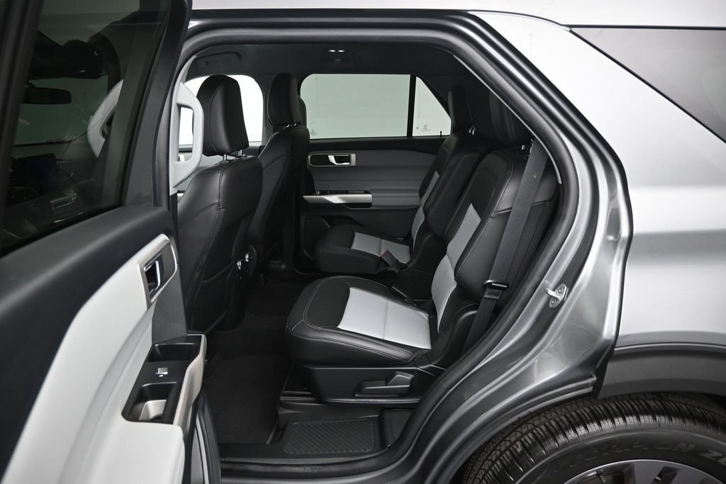 Used 2023 Gray Ford XLT image 19