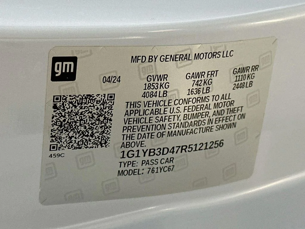 Used 2024 White Chevrolet Stingray image 30