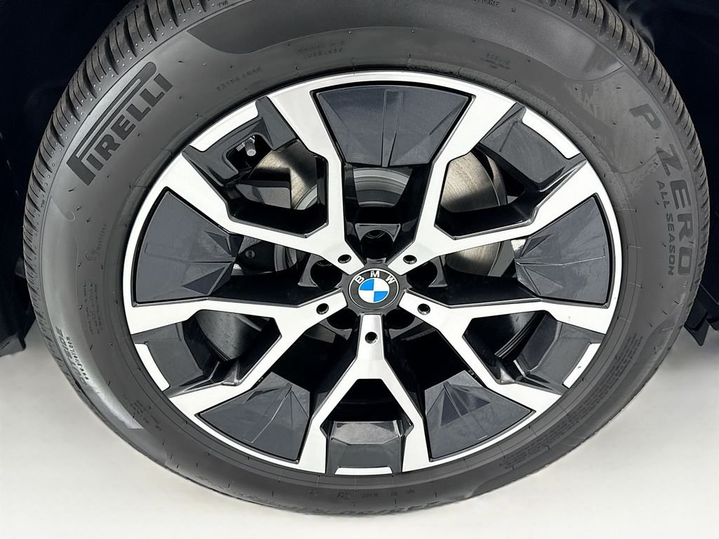 New 2026 Gray Metallic BMW 30 xDrive image 31