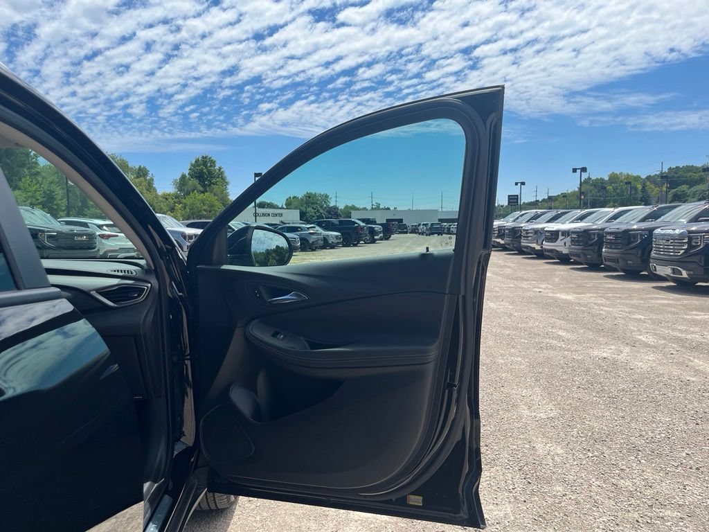 Used 2023 Ebony Twilight Metallic Buick Select image 33