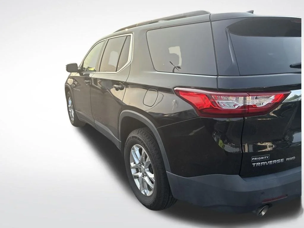 Used 2020 Black Chevrolet LT image 4