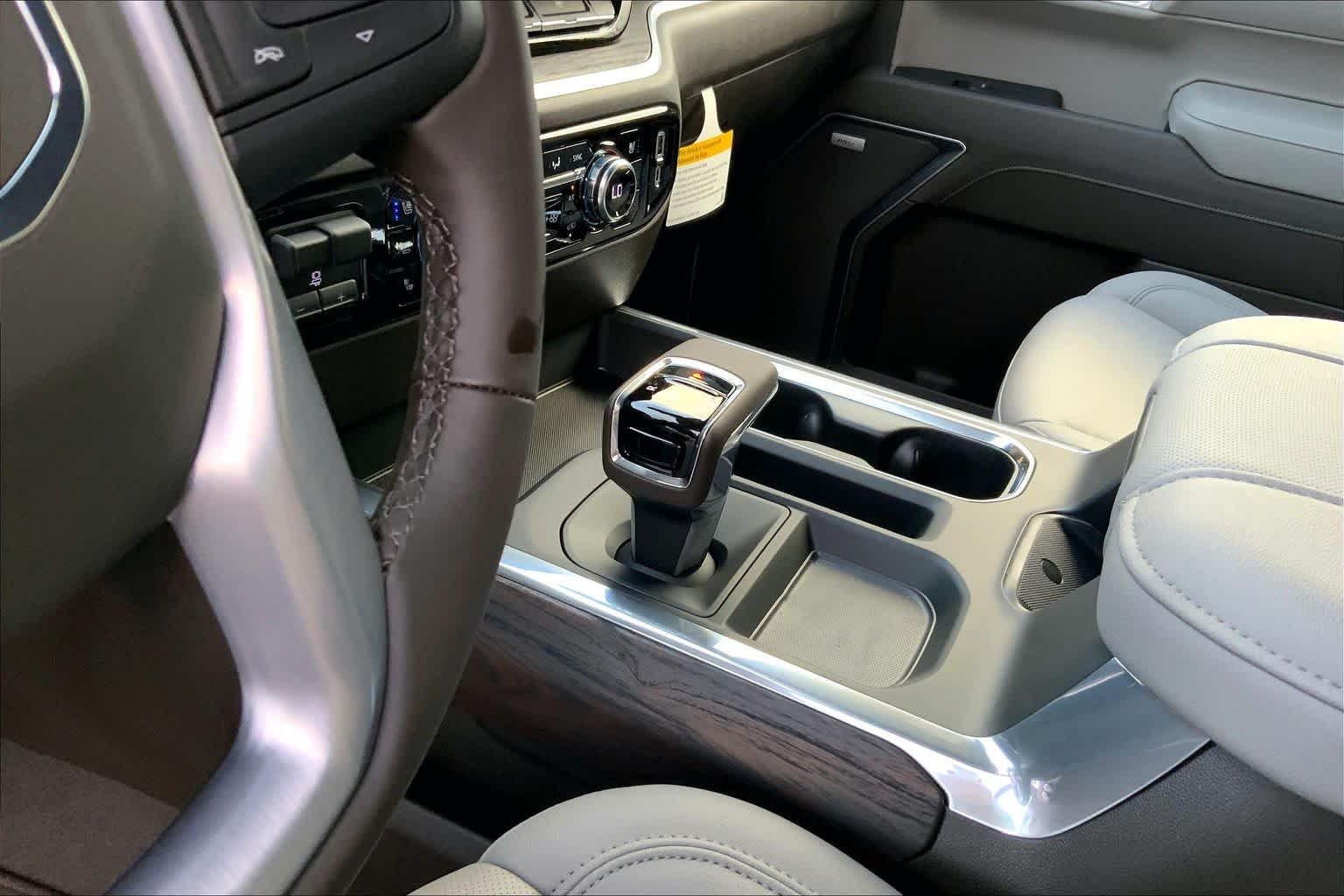 New 2026 Summit White GMC SLT image 5