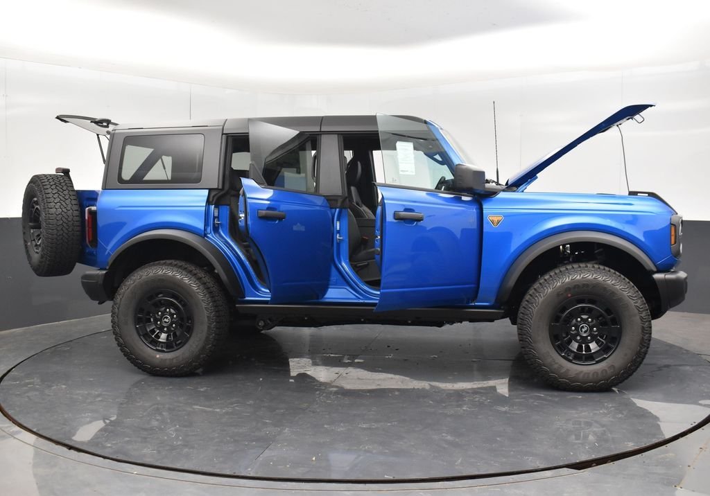New 2026 Velocity Blue Metallic Ford Badlands® image 35