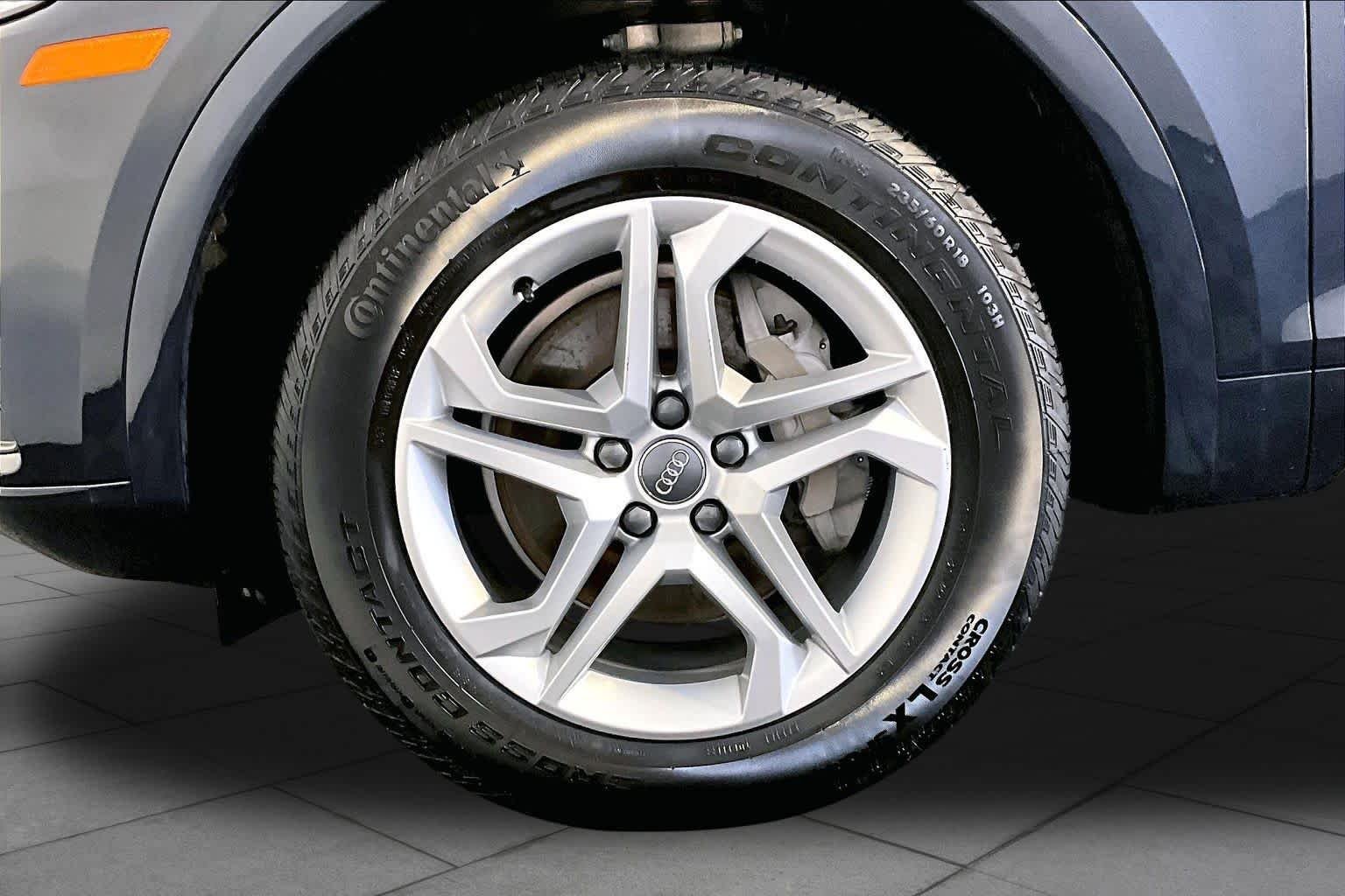 Used 2019 Moonlight Blue Metallic Audi Premium image 11