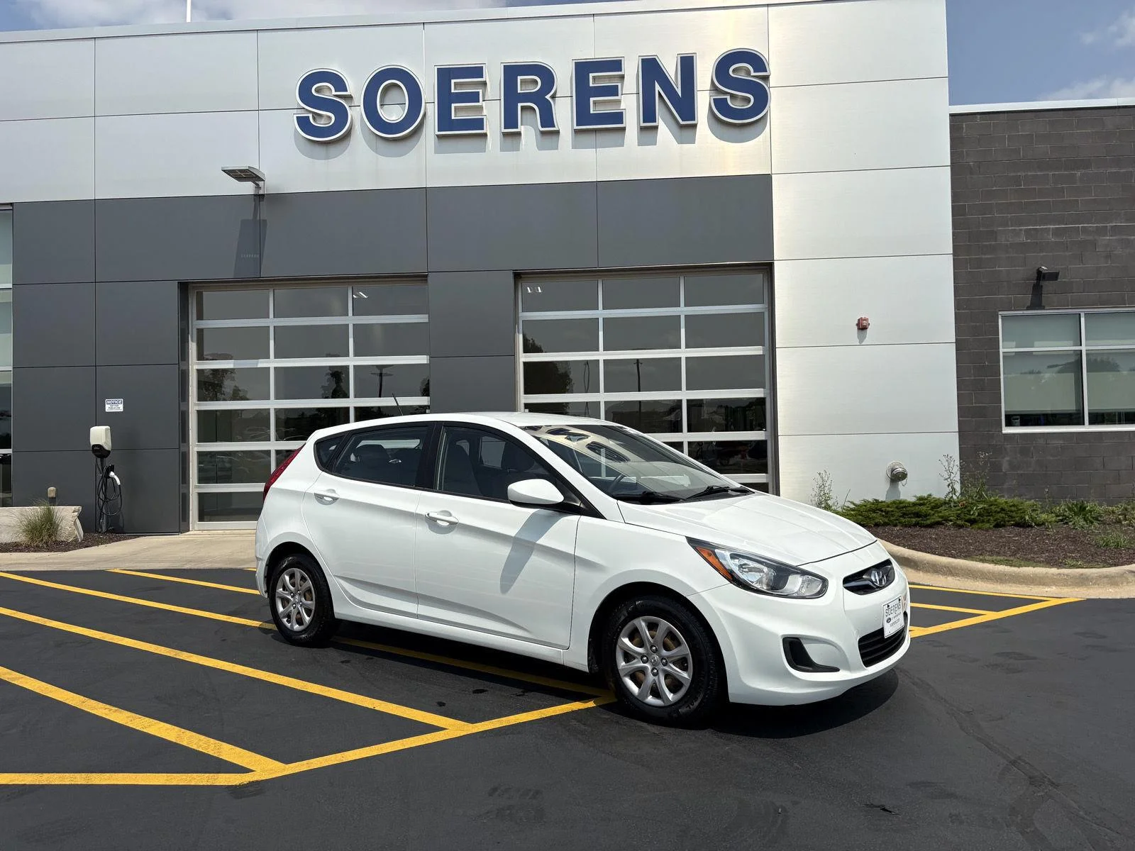 Used 2014 Century White Hyundai GS image 1