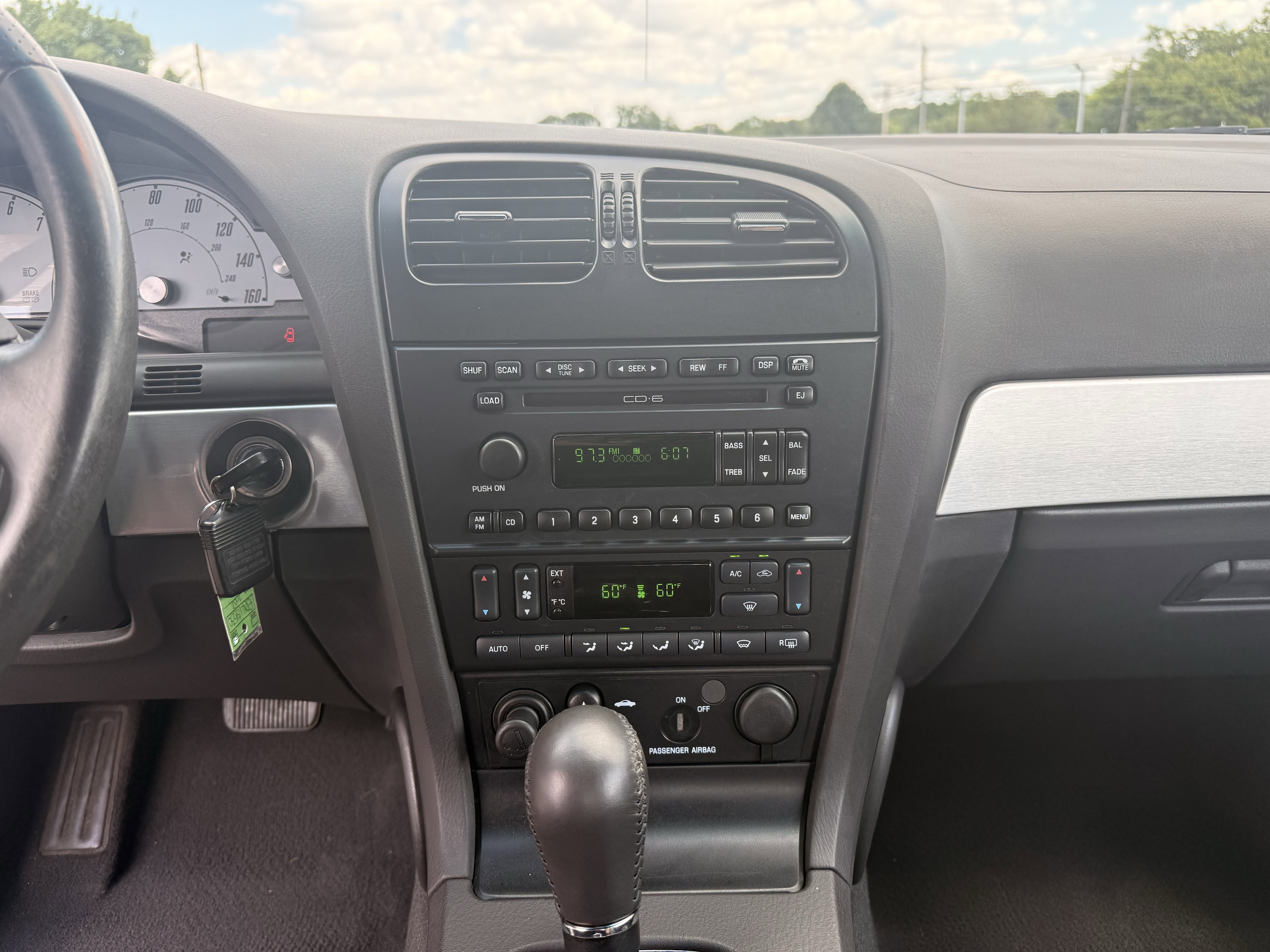 Used 2002 Red Ford Base image 22