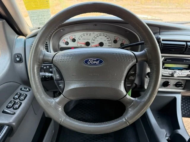 Used 2005 Black Clearcoat Ford Adrenalin image 18