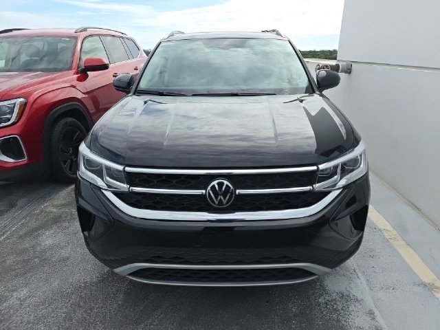 Certified Used 2023 Black Volkswagen 1.5T SEL image 2