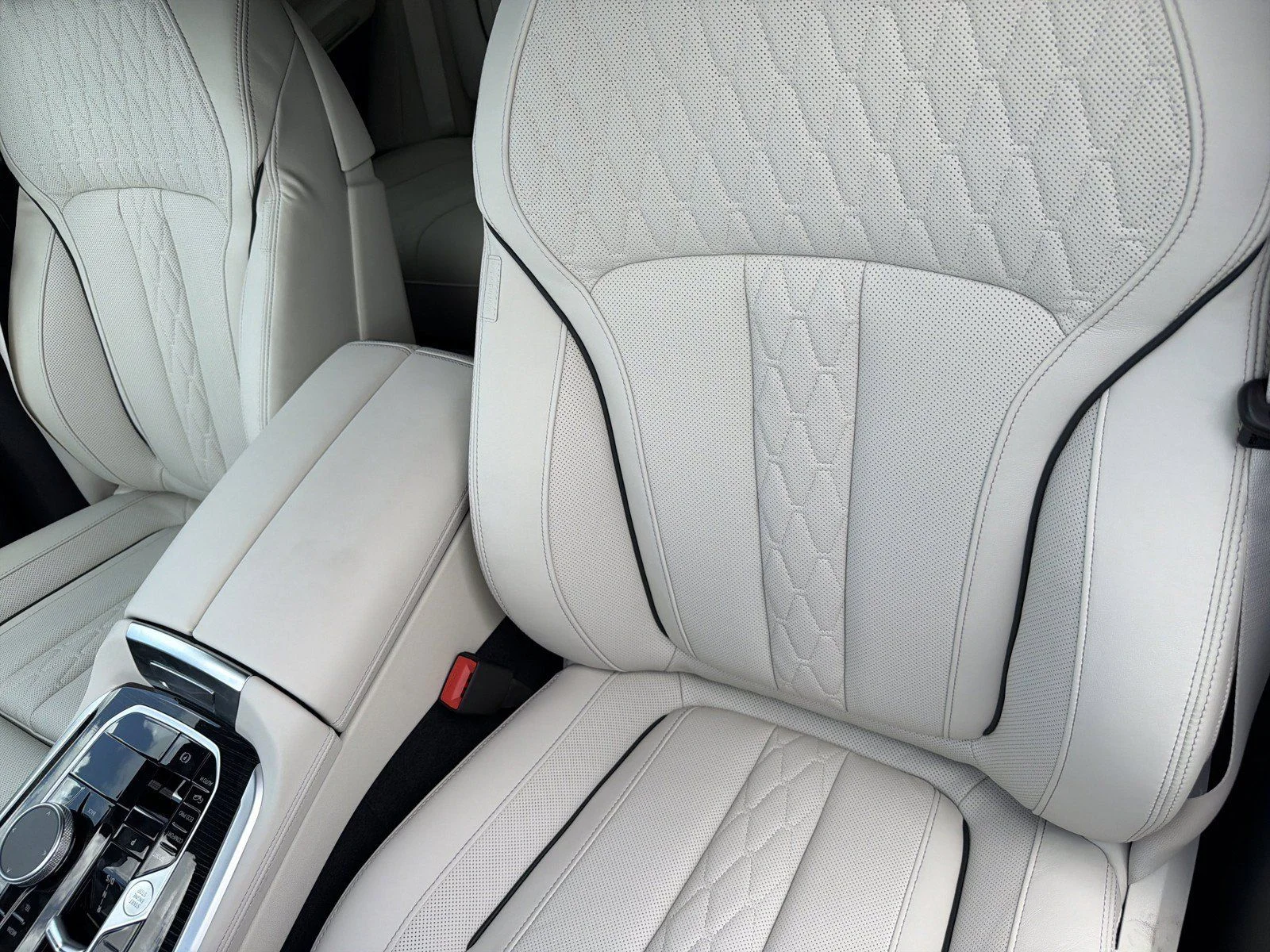 New 2026 Brooklyn Grey Metallic BMW xDrive40i image 25
